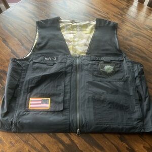 Miami Dolphins vest